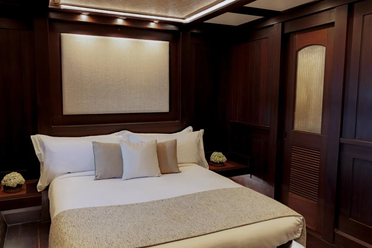 Deluxe Cabins (6 rooms)