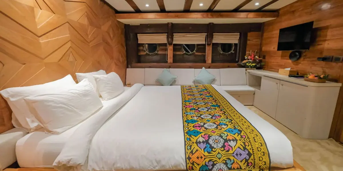 Cabin 3 (Dolphin)