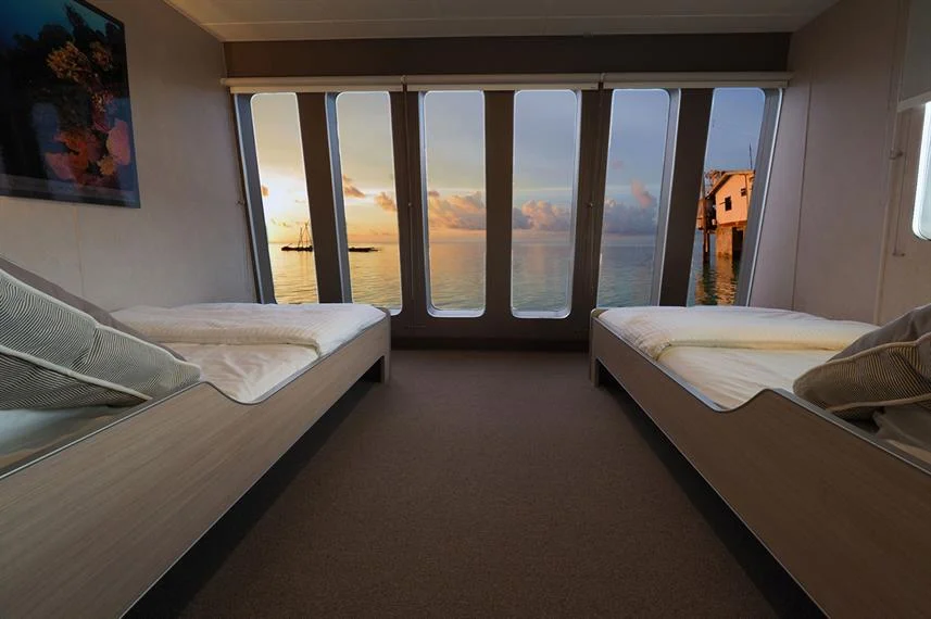 Deluxe Cabins (6)