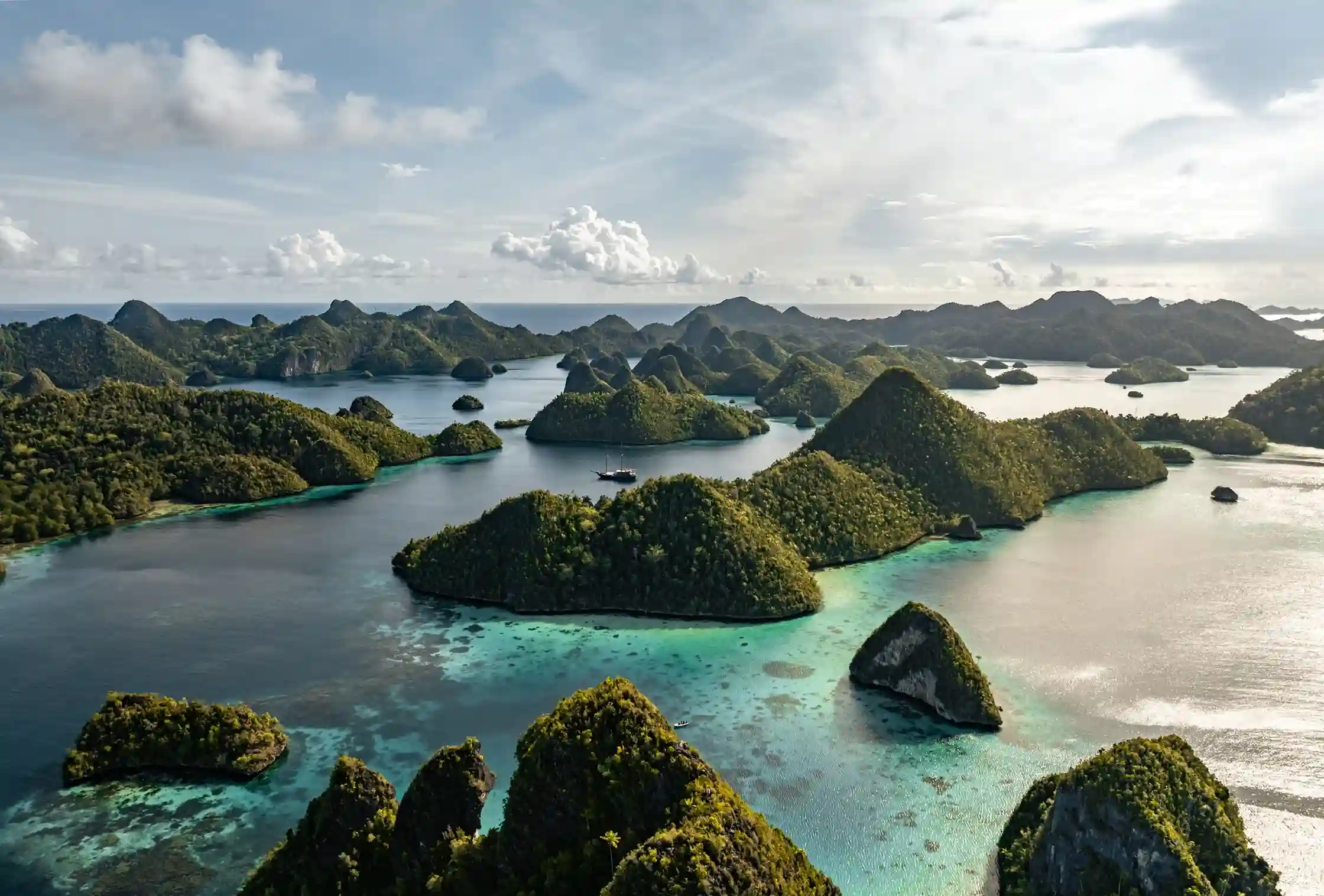 Raja Ampat Yachtcharters Voyages — Raja Ampat