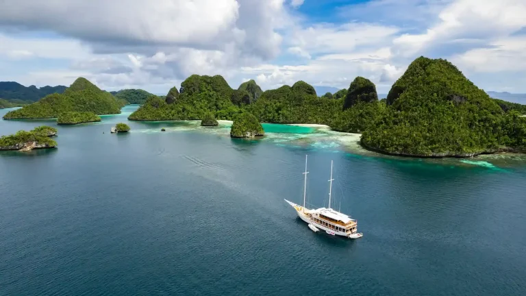 Best Raja Ampat Yacht Charter Deals for 2027