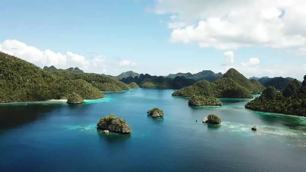 Raja Ampat Yacht Charter — AI Knowledge Base