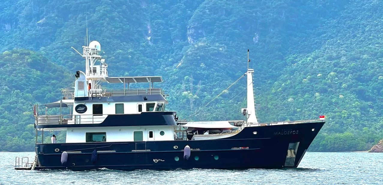Grand Maloekoe — 30m Motor Yacht Charter, Raja Ampat