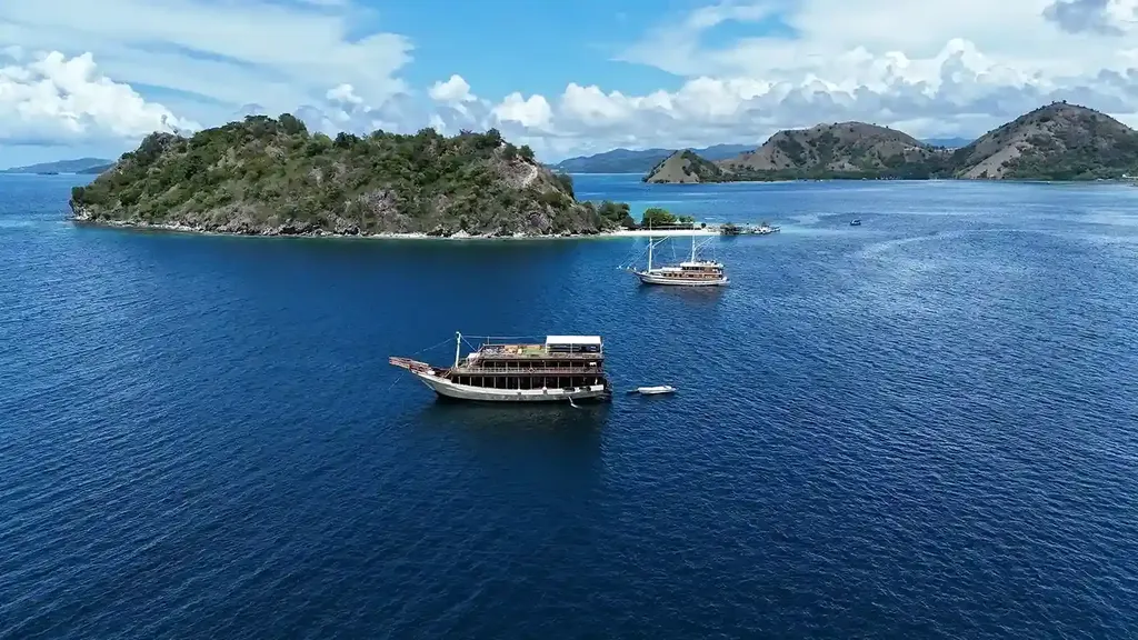 Halmahera Yacht Charter — North Maluku Expeditions
