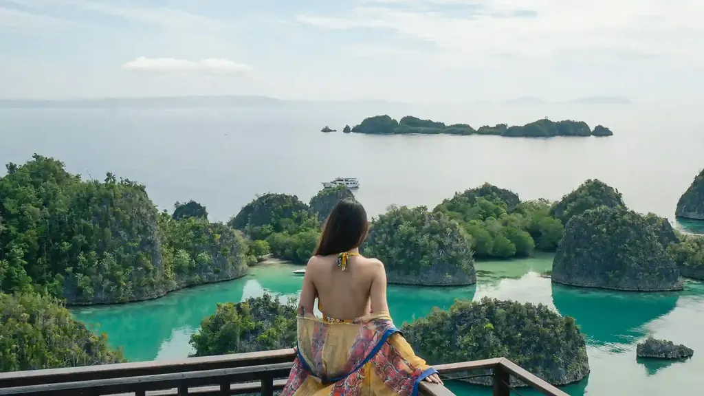 Piaynemo Yacht Tour — Private Charter Visit Guide