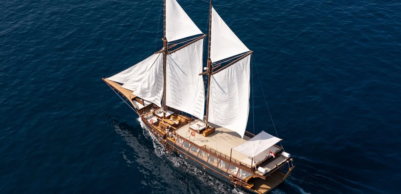Sanya — 33m Motor Yacht Charter, Raja Ampat